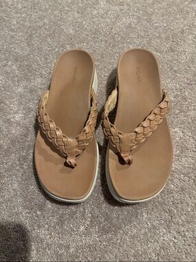 Vionic Braided Strap Sandals in Tan